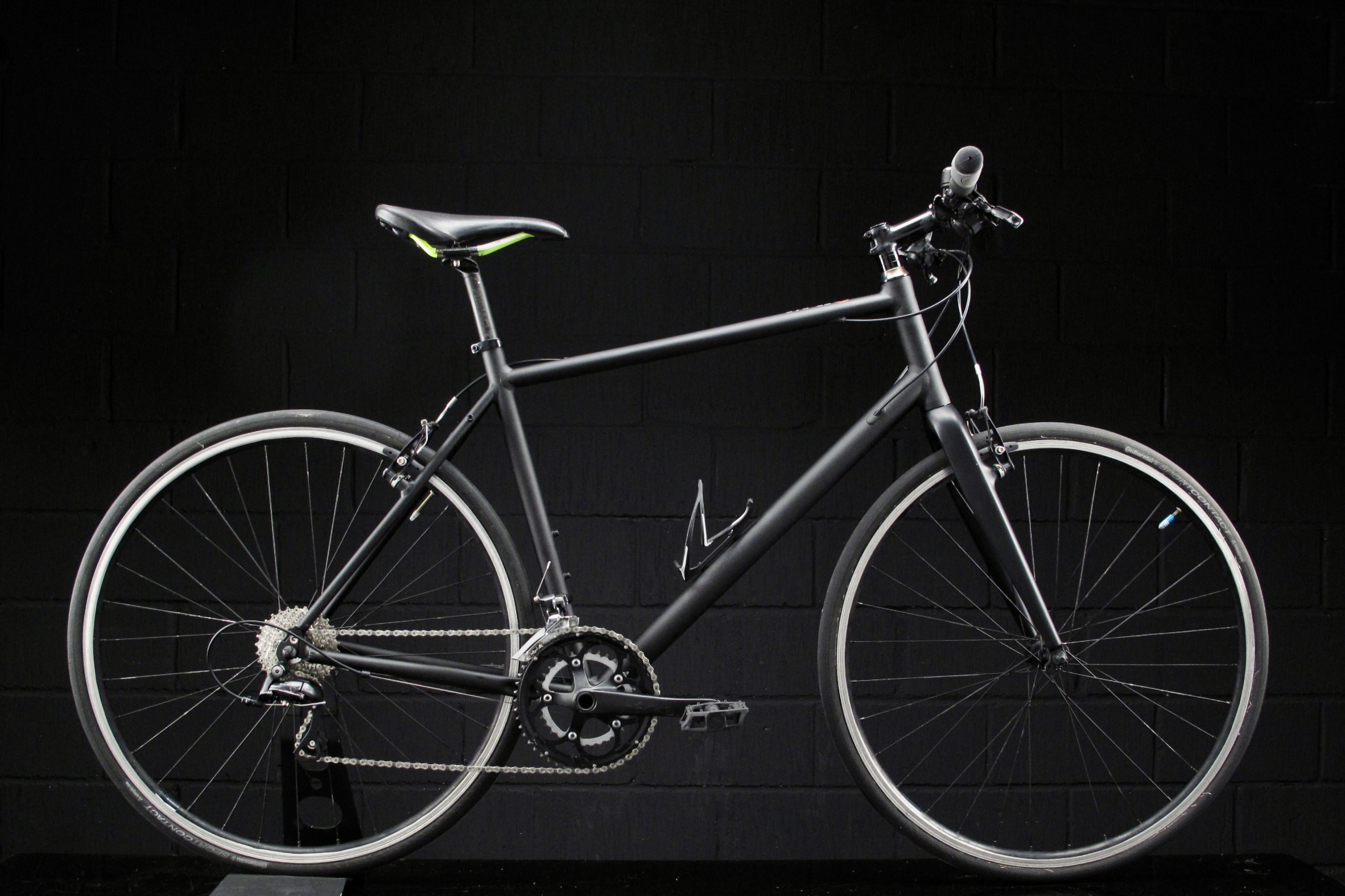 02-015 Pinnacle Hybrid Bike 54cm Frame