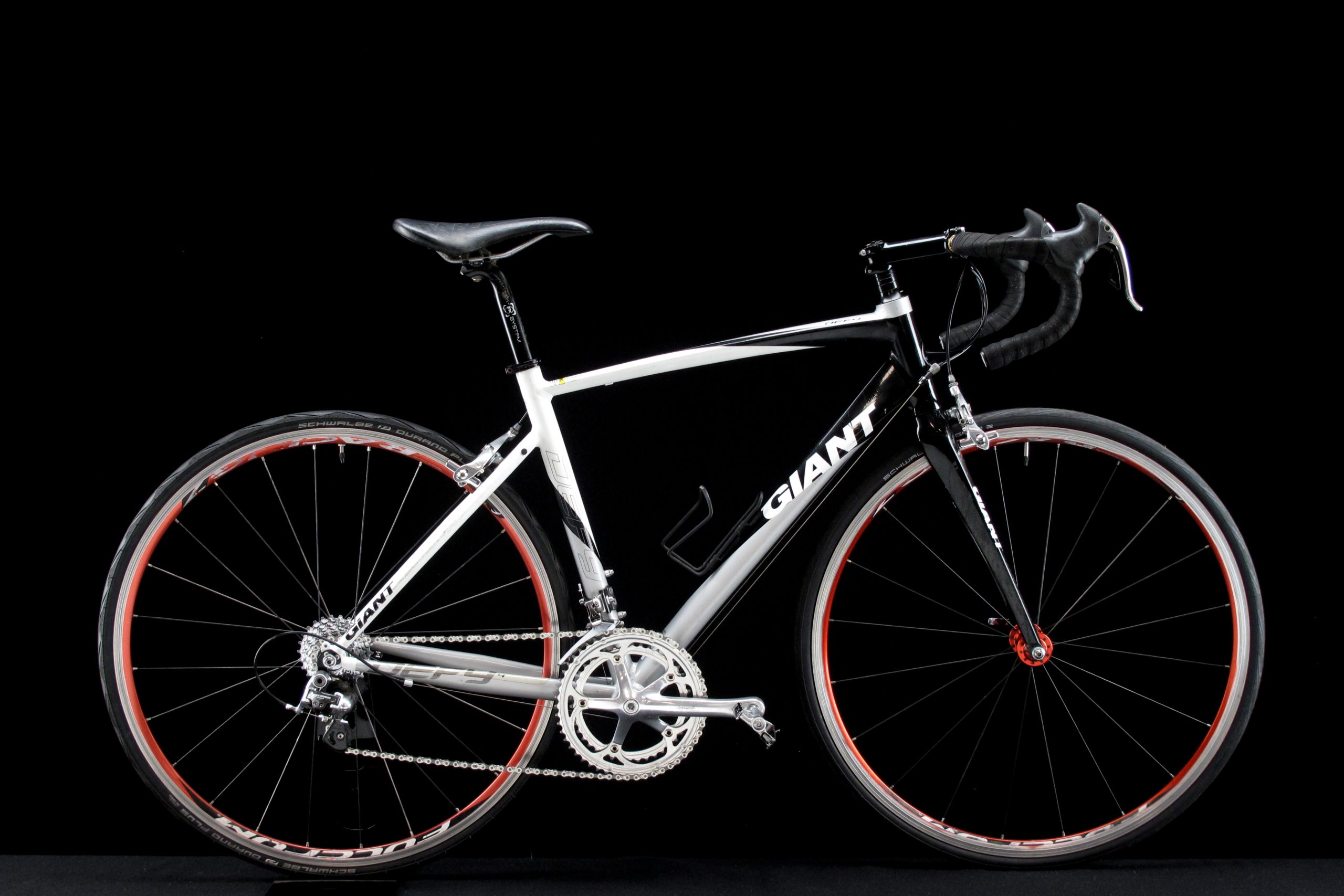 Giant - Defy - Medium_01